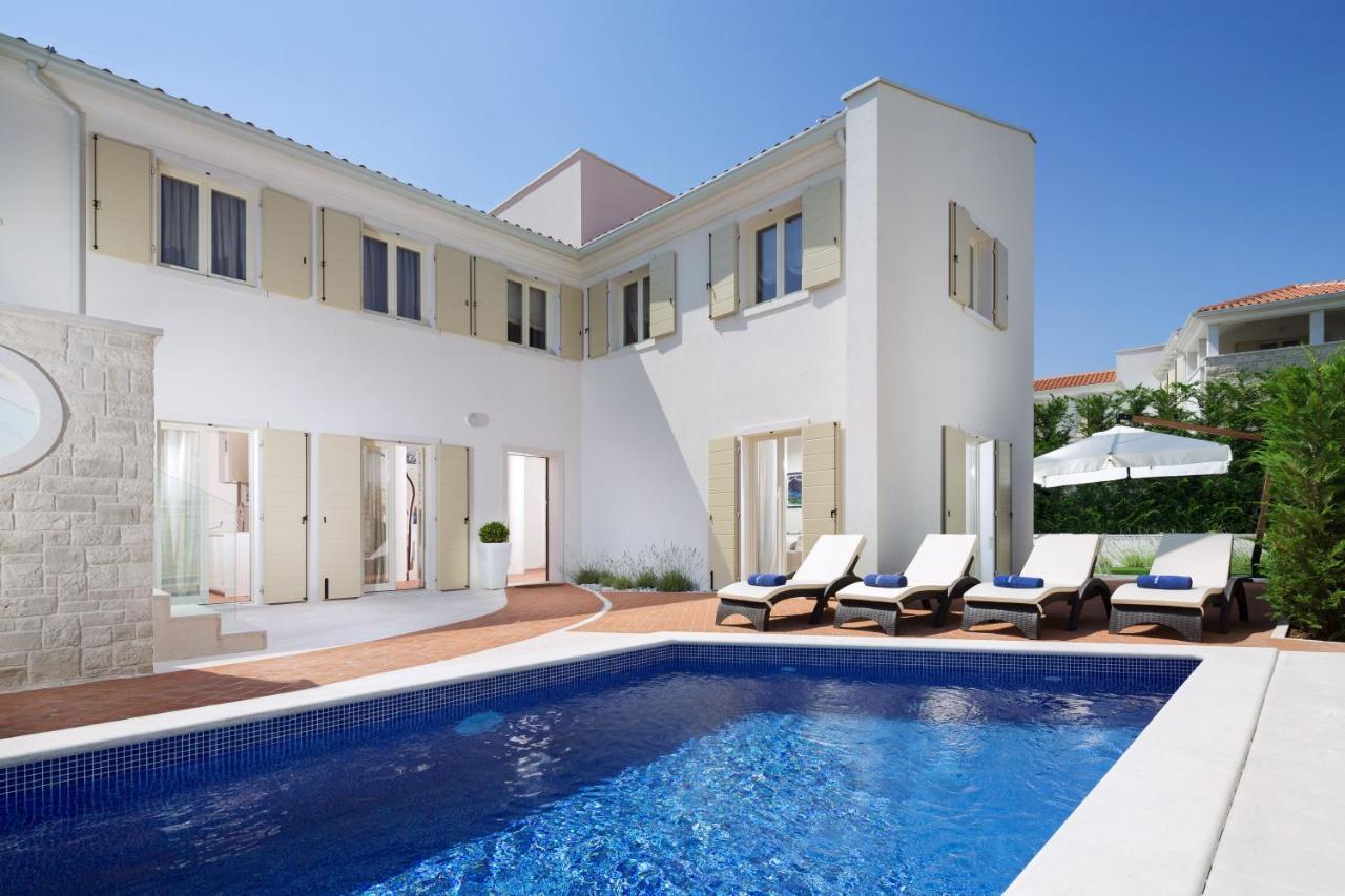 Villa Sylvia By Hmz Villas Tar-Vabriga Eksteriør bilde