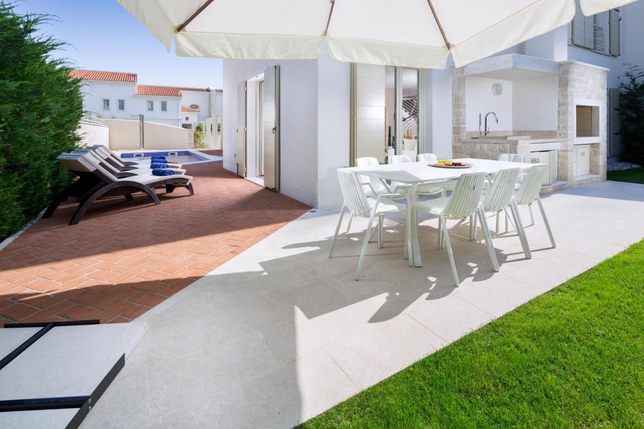 Villa Sylvia By Hmz Villas Tar-Vabriga Eksteriør bilde
